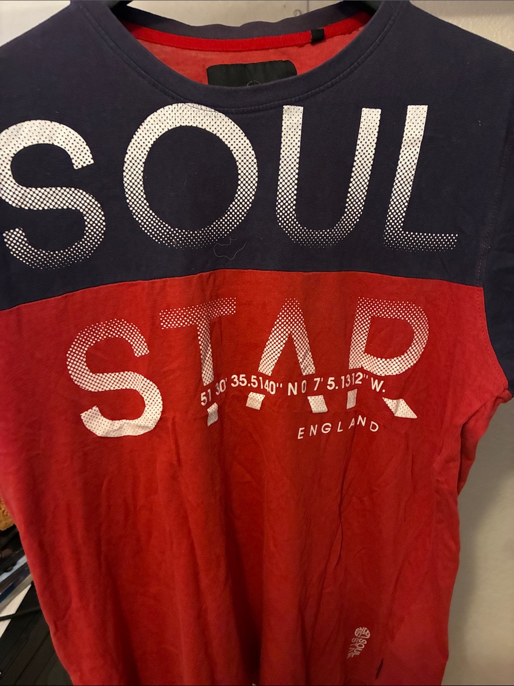 🔥5 for 20🔥Soul Star England Men’s Red and Navy Graphic T-Shirt